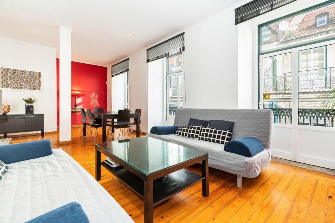 Charming 2 Bedroom Apartment Next To Praca Da Figueira Lissabon Buitenkant foto